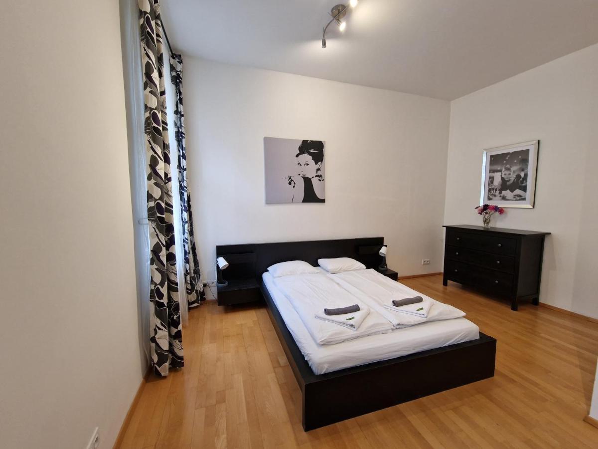 Reznicka Apartments Prag Exterior foto